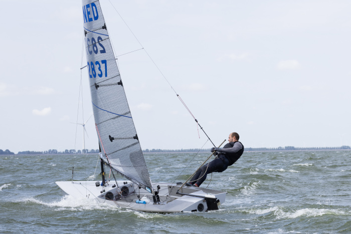 Pim van Vught auf seinem Weltmeisterboot